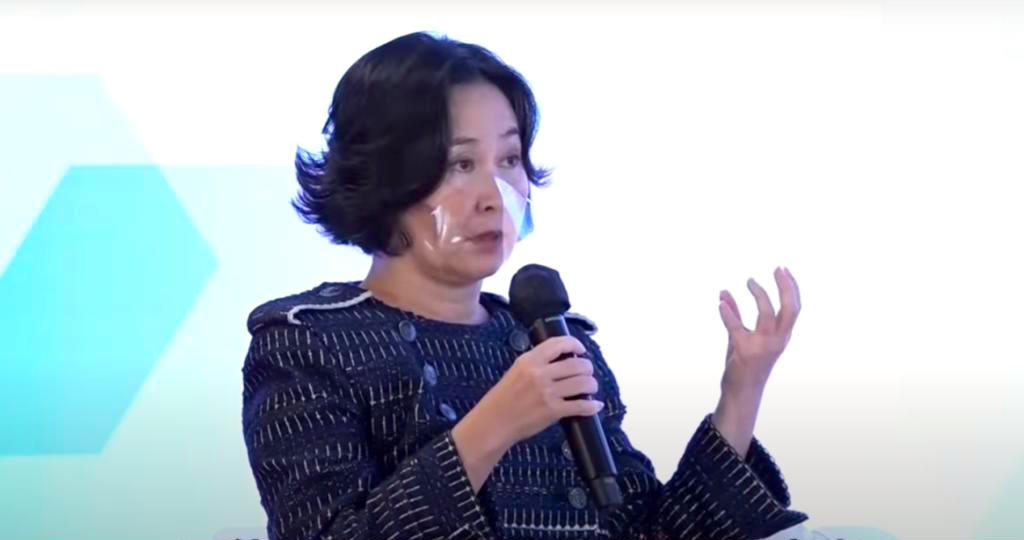 何超琼鼓励大家为自己发声