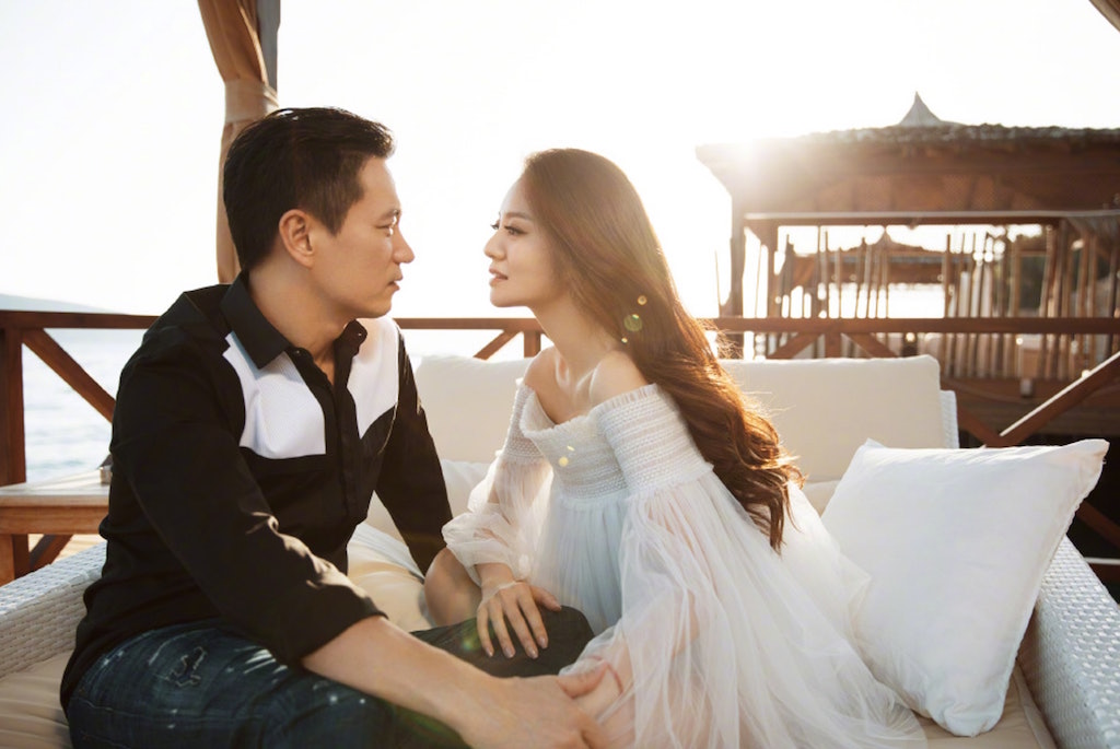 德晋集团主席陈荣炼与老婆安以轩