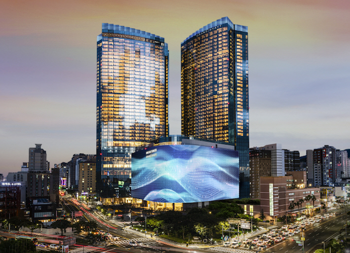 济州梦想塔综合度假村夜景外观，韩国外籍专用赌场收入增长