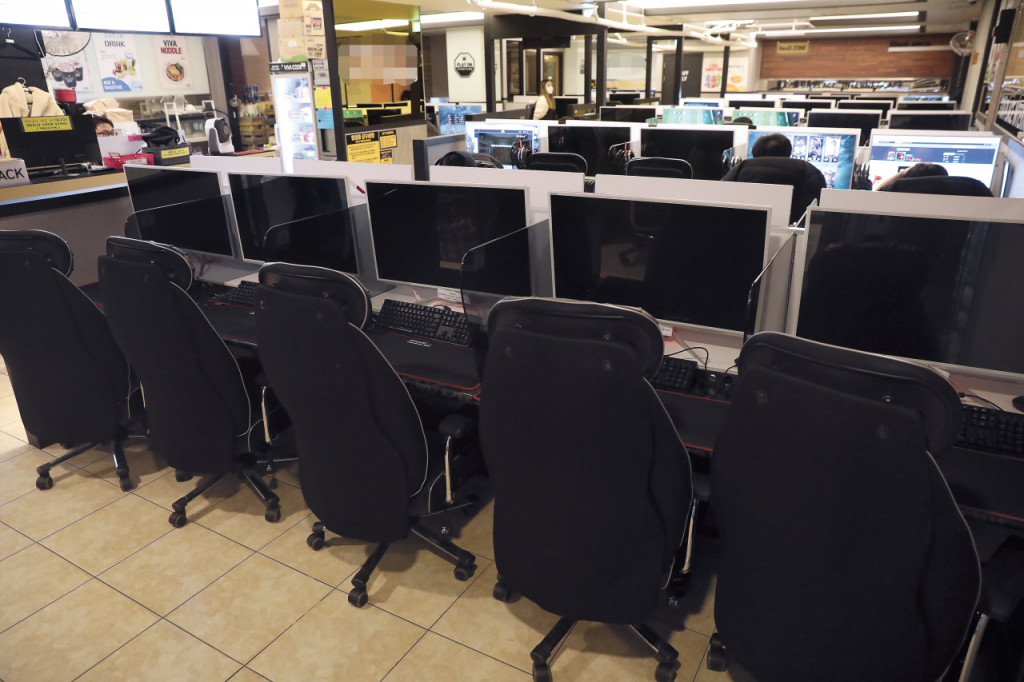 Interior of a South Korean internet café, reportedly converted into an illegal gambling site.