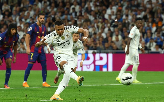 姆巴佩主罚点球被什琴斯尼扑出，国家德比关键回合