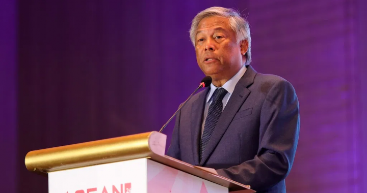 PAGCOR 董事长兼首席执行官亚历杭德罗·腾科 (Alejandro Tengco)。