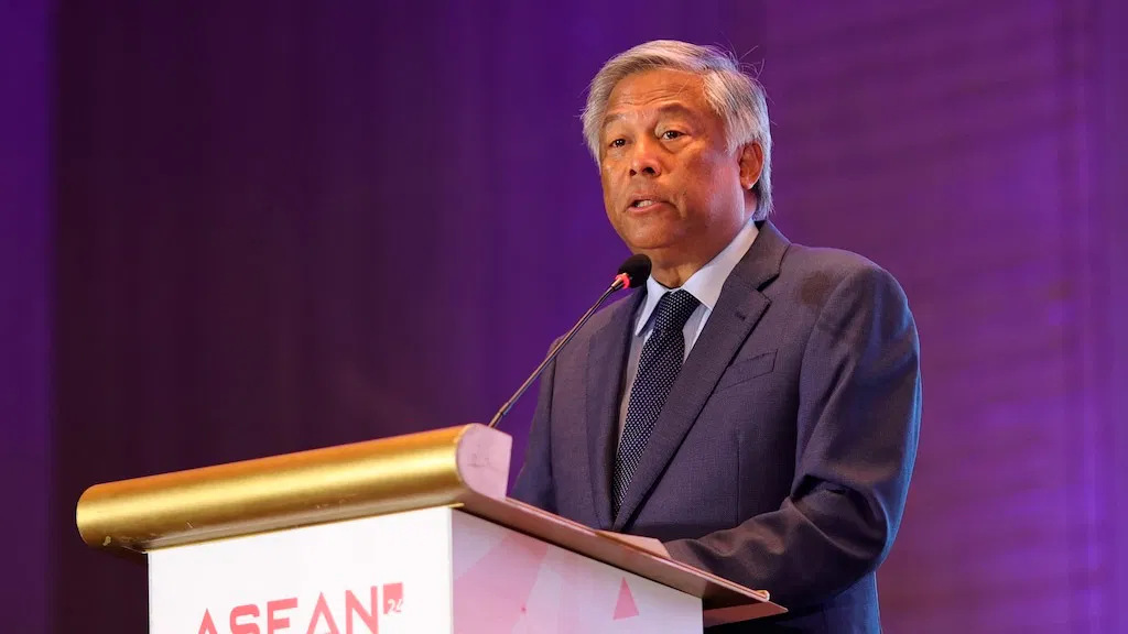 PAGCOR 董事长兼首席执行官亚历杭德罗·腾科 (Alejandro Tengco)。