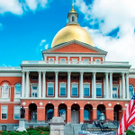 馬薩諸塞州州議會大廈外觀，象徵當地立法者討論線上博彩合法化議題的場景