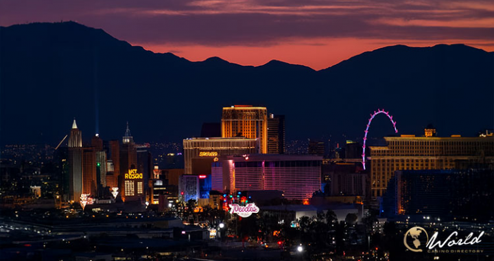 拉斯维加斯夜景全景图，拉斯维加斯大道地标与摩天轮，9月旅游业下滑与博彩收入变动背景