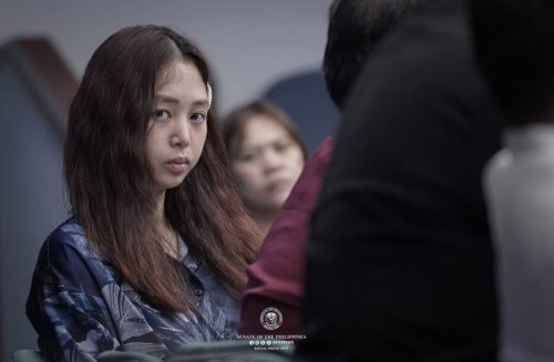 菲律宾POGO案件关键人物卡桑德拉·翁在参议院听证会上。她因人口贩运指控被国际刑警组织通缉。