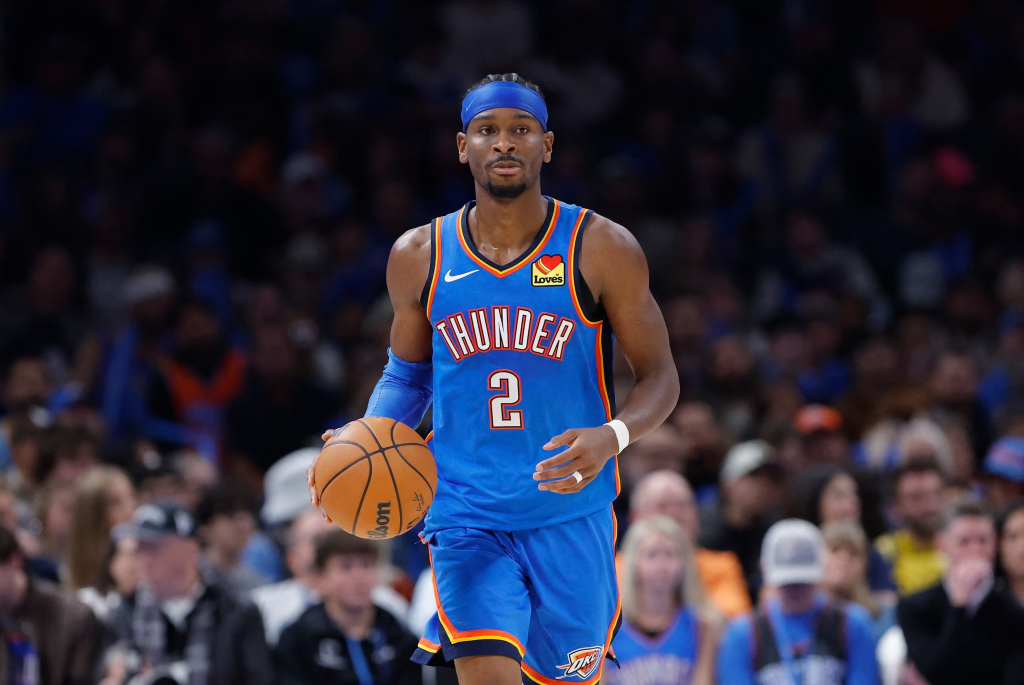 上赛季的MVP和FMVP大满贯得主谢伊·吉尔杰斯-亚历山大本赛季似乎变得更强大更无解了