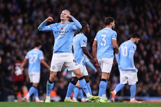 哈兰德进球后双臂庆祝，曼城3-1伯恩茅斯，英超第10轮焦点战。