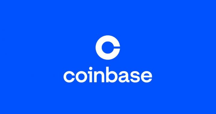 加密货币交易所 Coinbase Global (COIN) 的白色字母标志在鲜蓝色背景上。