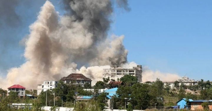 边境建筑上空浓烟 泰柬冲突波及赌场园区