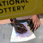 南非彩民中1.63亿兰特强力球大奖，计划带孩子前往曼联老特拉福德观赛。