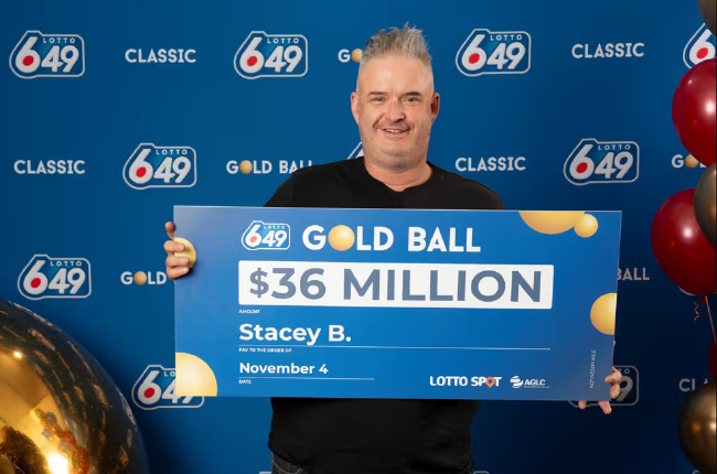 加拿大伐木公司老板斯泰西博伊斯领取649彩票3600万加元巨奖，手持巨额支票和香槟，宣布立即扩大公司规模