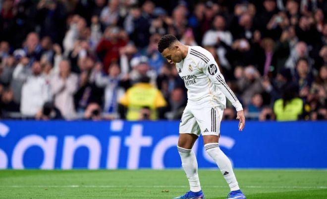 姆巴佩皇马主场破门后致敬C罗SIU