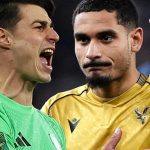 阿森纳门将与队友赛后庆祝，联赛杯点球晋级