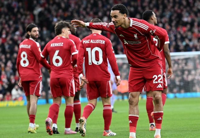 埃基蒂克在利物浦2-0击败布莱顿的比赛中庆祝梅开二度,红军英超积分榜升至第六