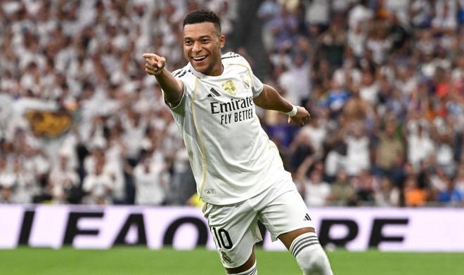 姆巴佩(皇馬球衣)慶祝進球