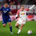 莱比锡红牛球员高速推进 展现进攻压迫