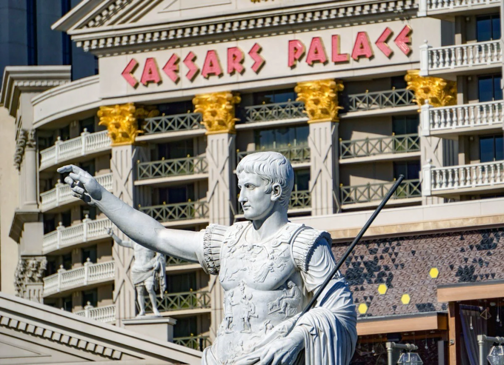 凯撒宫建筑与罗马雕像 凯撒娱乐赌场股研报