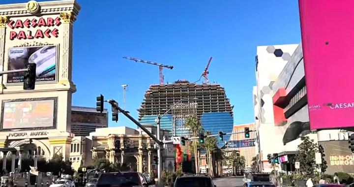 拉斯维加斯大道吉他酒店工地与凯撒招牌