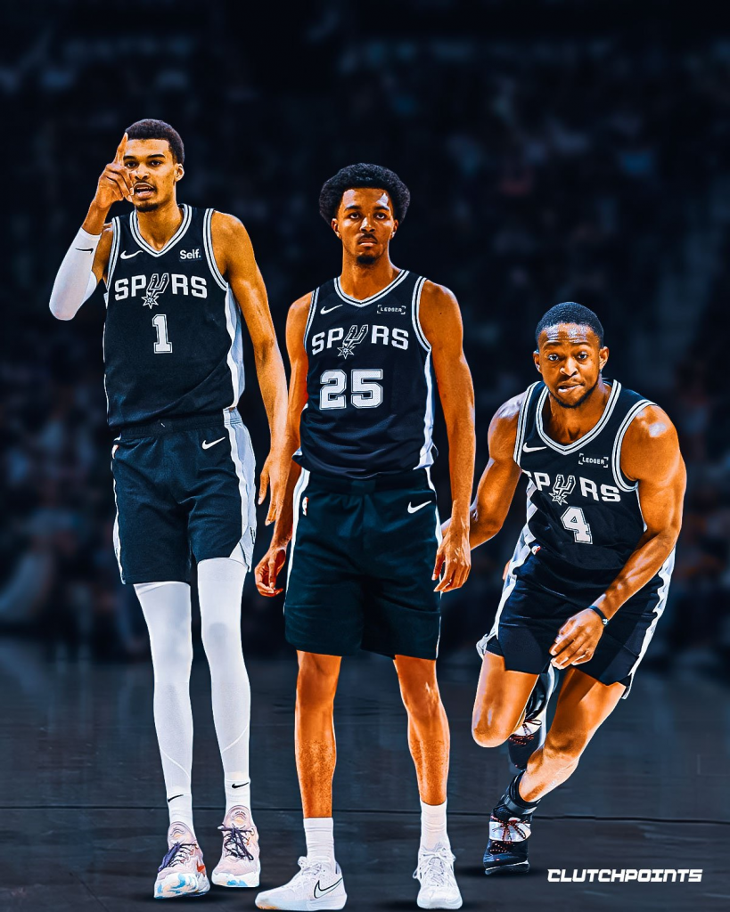 特雷·墨菲三世合成穿上马刺球衣，两侧为文班亚马与福克斯