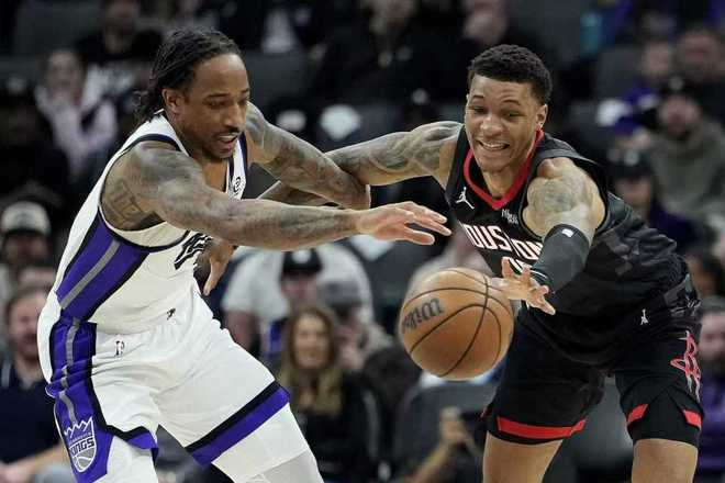 德罗赞22分2篮板6助攻