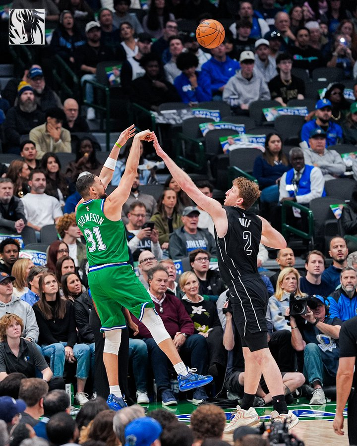 克莱梦回巅峰，一个人命中6记三分砍下了18分