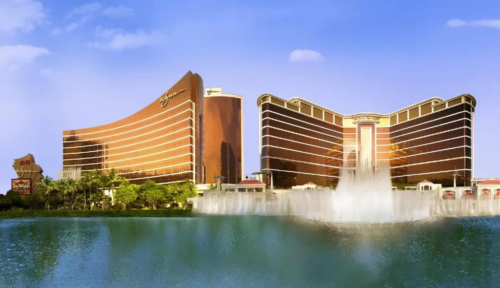 永利度假村建筑与湖景喷泉，澳门加薪动态配图