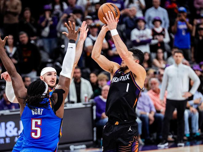 布克跳投出手对位多尔特，太阳逆转雷霆