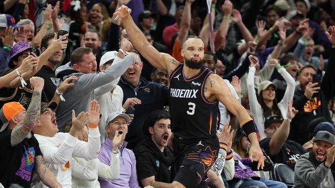 太阳狄龙冲向观众席庆祝