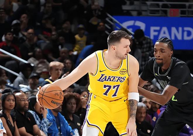 东契奇出战11分钟，投篮10中5、三分4中0得到11分1篮板3助攻。