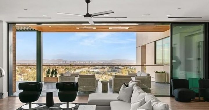 现代客厅外连露台远景，豪宅公寓成交