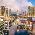 路氹城运河景观夜景，澳门博彩旅游地标