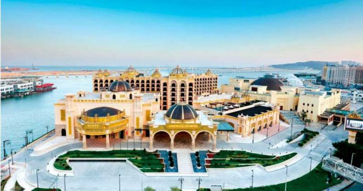 海滨欧式建筑航拍图，呈现澳门励骏物业外观