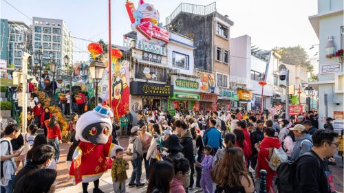 澳门热门旅游街区人流回升展现博彩与旅游复苏态势
