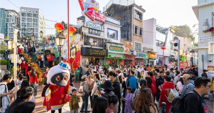 澳门热门旅游街区人流回升展现博彩与旅游复苏态势
