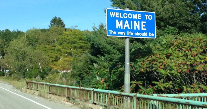 缅因州欢迎标志与网络博彩法案画面