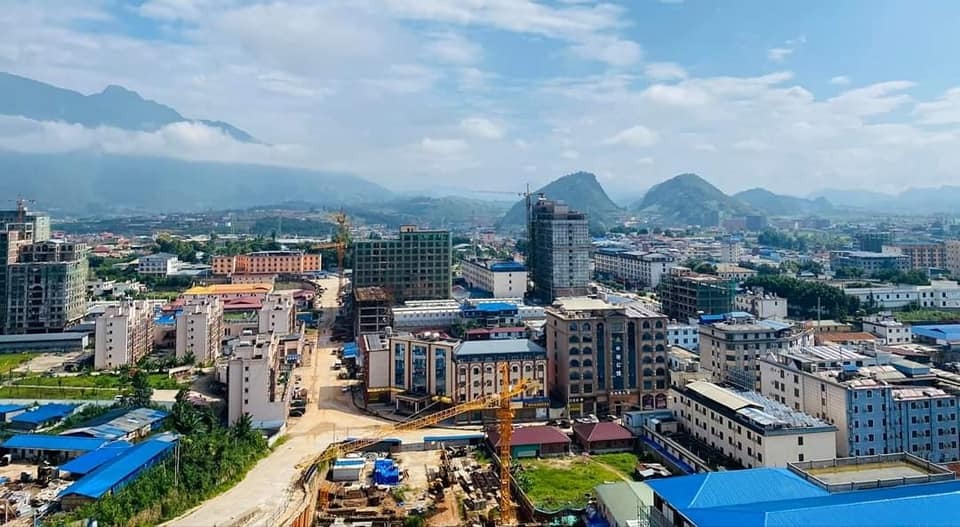 缅甸北部城镇与诈骗园区相关区域航拍画面