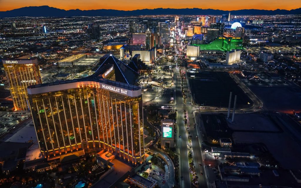 拉斯维加斯夜景航拍与博彩税新规