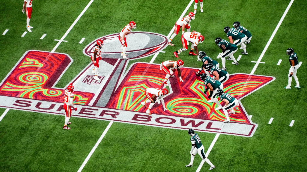 超级碗赛场俯瞰画面展现美国橄榄球年度焦点赛事