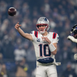 新英格兰爱国者四分卫比赛中传球画面 展现超级碗投注焦点