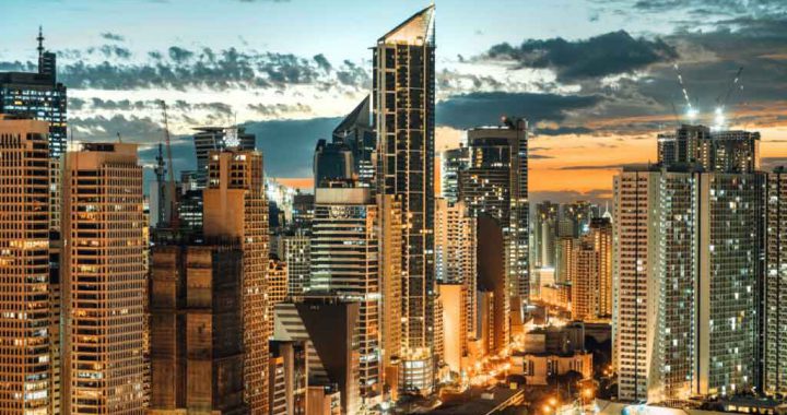 黄昏城市天际线夜景，世纪娱乐线上游戏布局