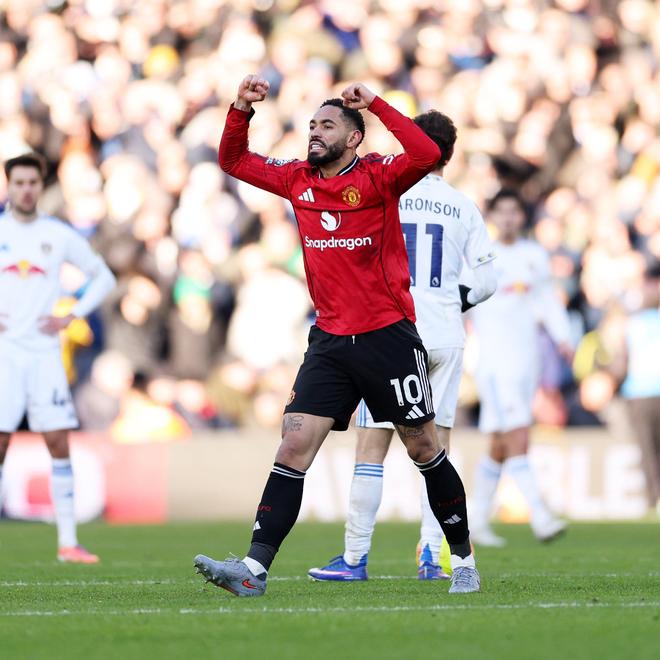 库尼亚举臂庆祝进球 曼联战平利兹联