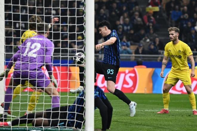 国际米兰欧冠主场失球瞬间