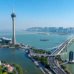 澳门城市天际线与跨海大桥全景