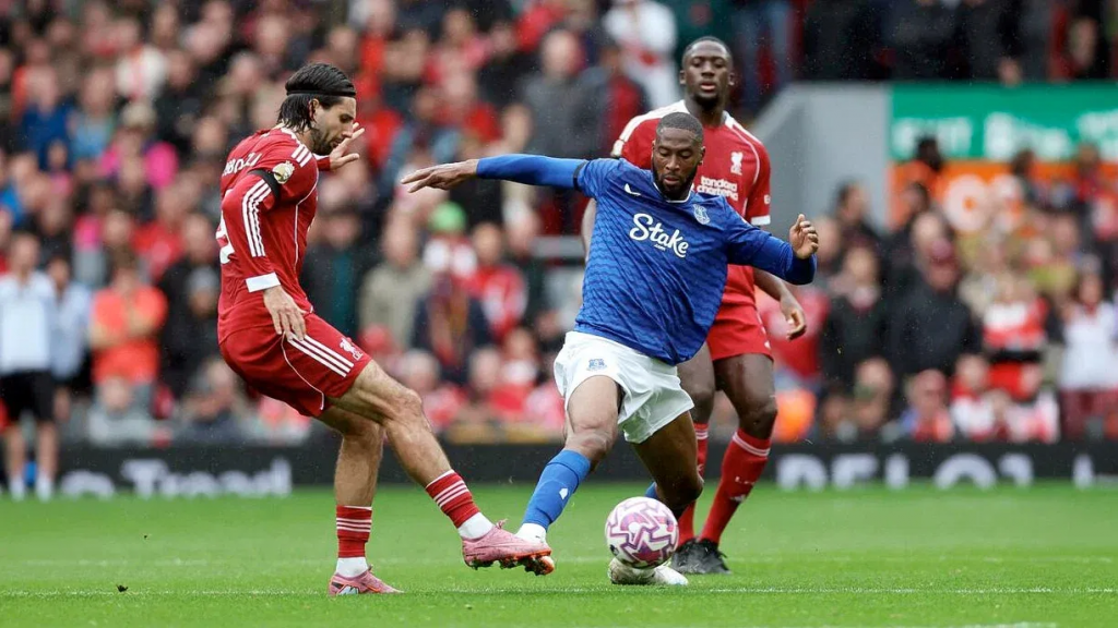 英超比赛场景含博彩品牌露出