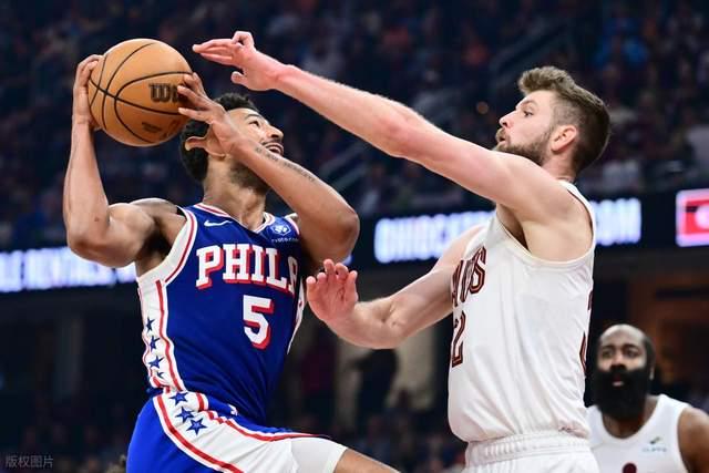 格莱姆斯突破骑士防守上篮瞬间