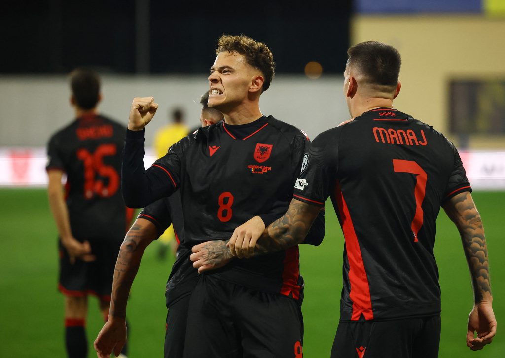 阿尔巴尼亚球员进球后庆祝附加赛画面