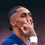 巴萨球员拉菲尼亚庆祝进球西甲比赛画面