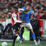 布伦特福德与对手比赛拼抢画面