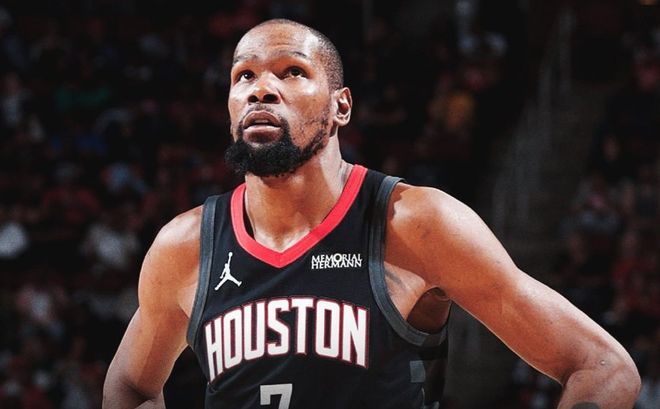 杜兰特火箭比赛专注表情比赛特写画面